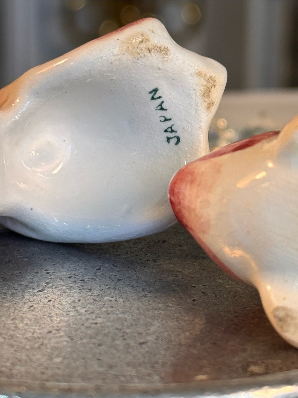 Vintage MCM Ceramic Koi Fish Salt n Pepper Shakers - Picture 6 of 7